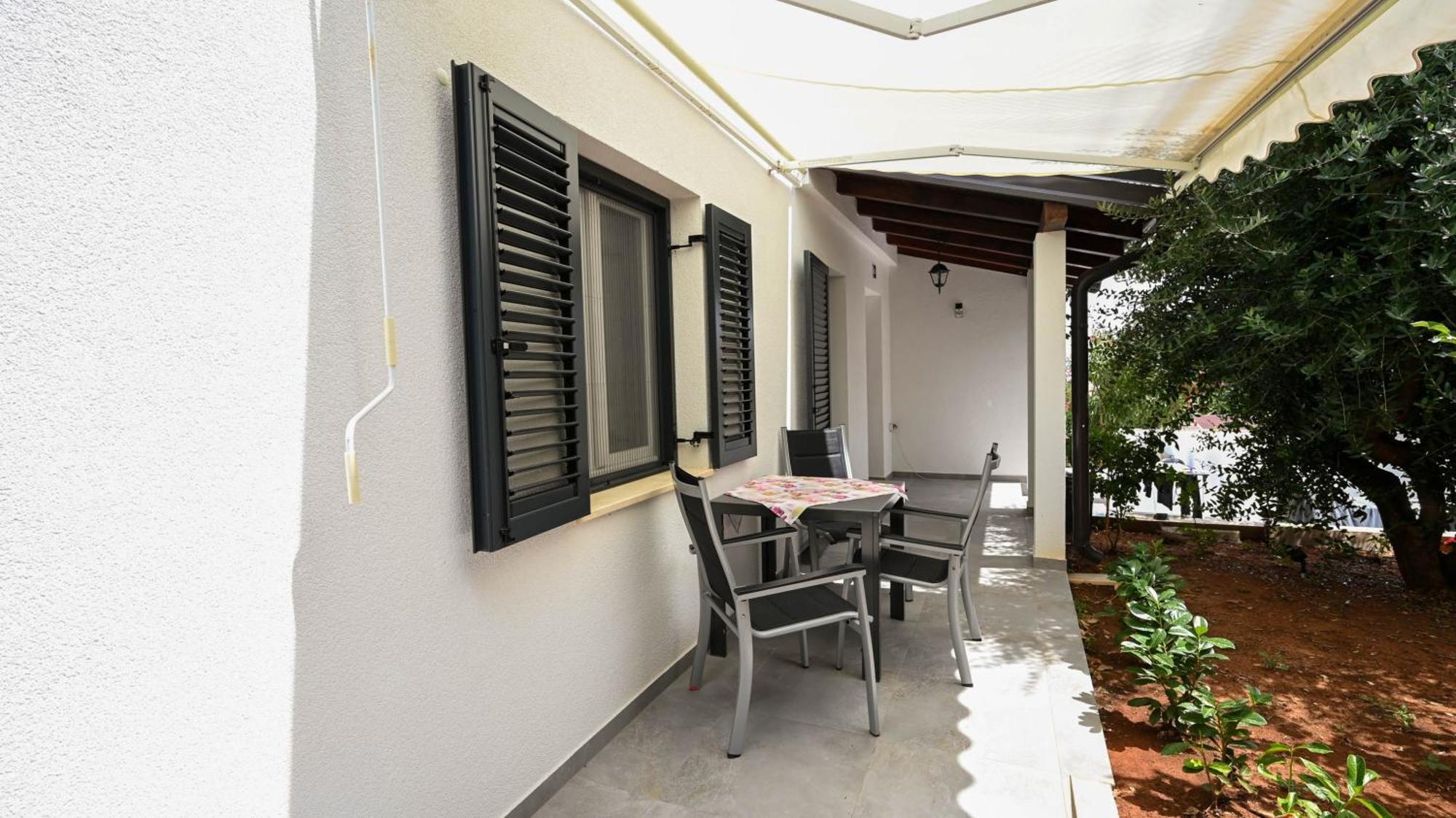 Casa Mira Apartments Liznjan Exterior photo